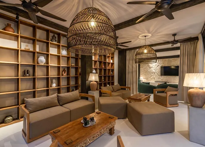 Casa Galicia - Spacious 7br Villa, Pool & Sunset Rooftop Villa Canggu (Bali)