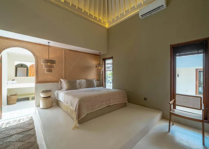 Casa Galicia - Spacious 7br Villa, Pool & Sunset Rooftop Villa Canggu (Bali)
