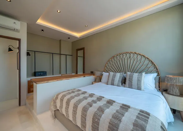 Casa Galicia - Spacious 7br Villa, Pool & Sunset Rooftop Villa *