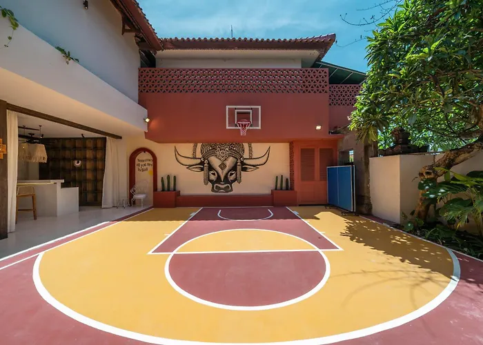Casa Galicia - Spacious 7br Villa, Pool & Sunset Rooftop Canggu (Bali)