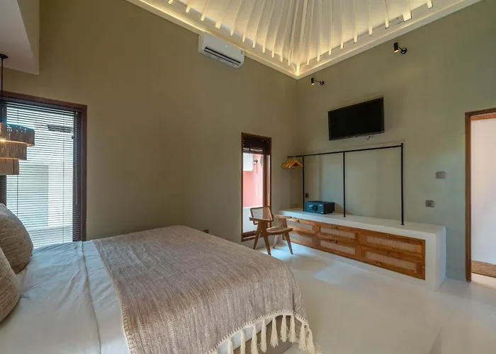 Casa Galicia - Spacious 7br Villa, Pool & Sunset Rooftop Villa *