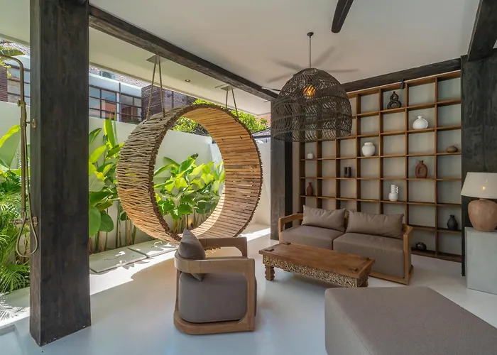 Casa Galicia - Spacious 7br Villa, Pool & Sunset Rooftop * Canggu (Bali)