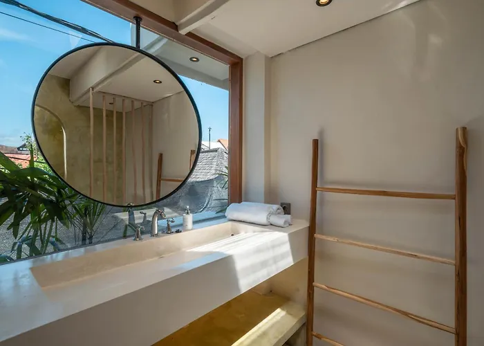 Casa Galicia - Spacious 7br Villa, Pool & Sunset Rooftop Villa