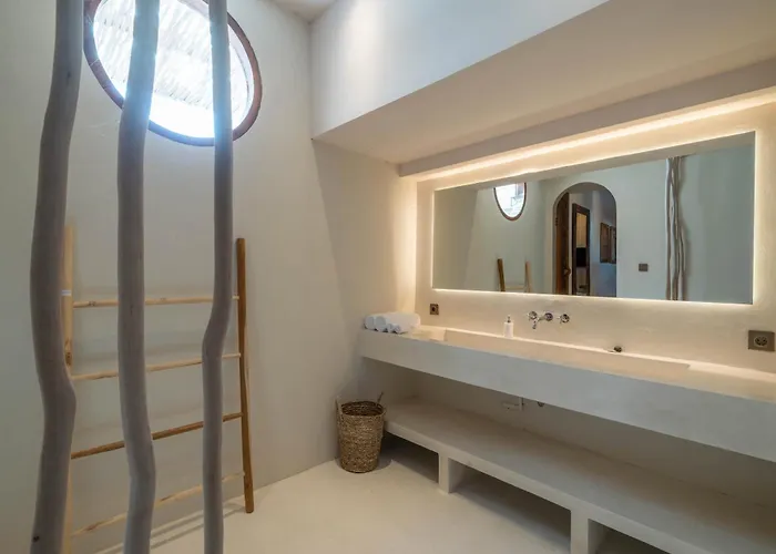 Villa Casa Galicia - Spacious 7br Villa, Pool & Sunset Rooftop Canggu (Bali)