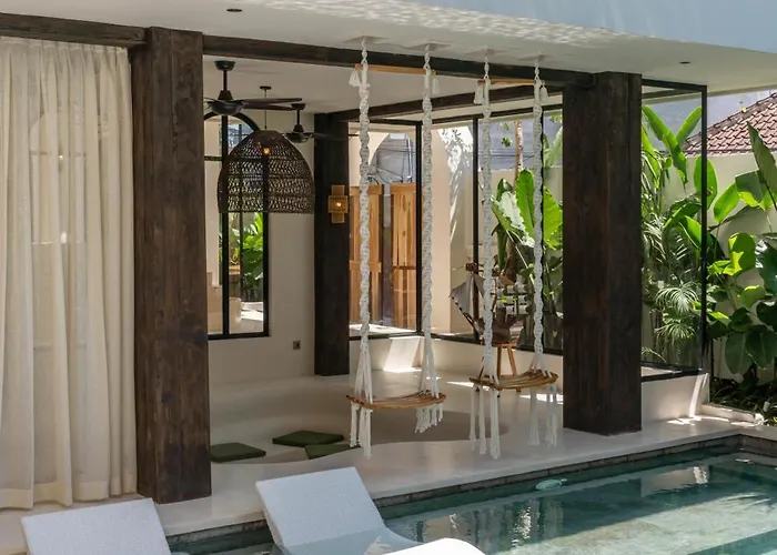 Casa Galicia - Spacious 7br Villa, Pool & Sunset Rooftop * Canggu (Bali)