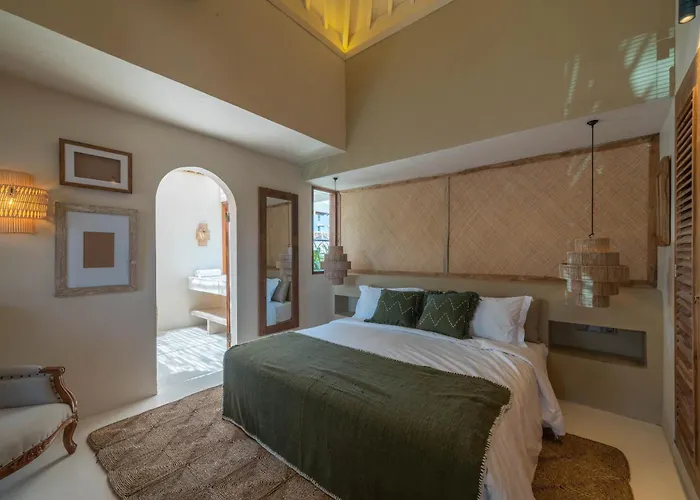 Casa Galicia - Spacious 7br Villa, Pool & Sunset Rooftop Villa Canggu (Bali)