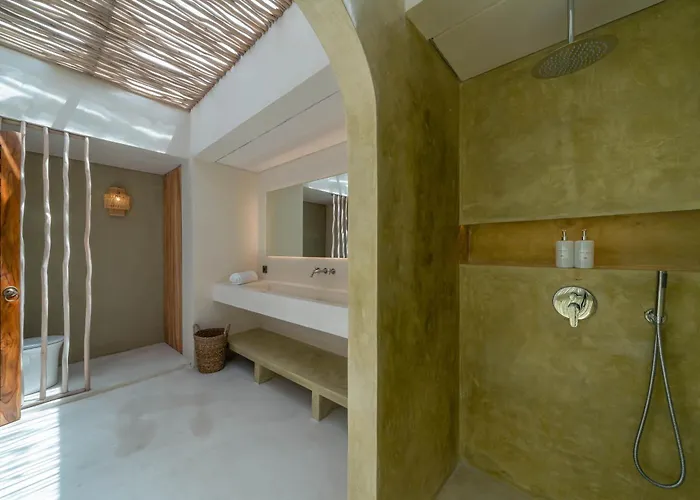 Casa Galicia - Spacious 7br Villa, Pool & Sunset Rooftop *