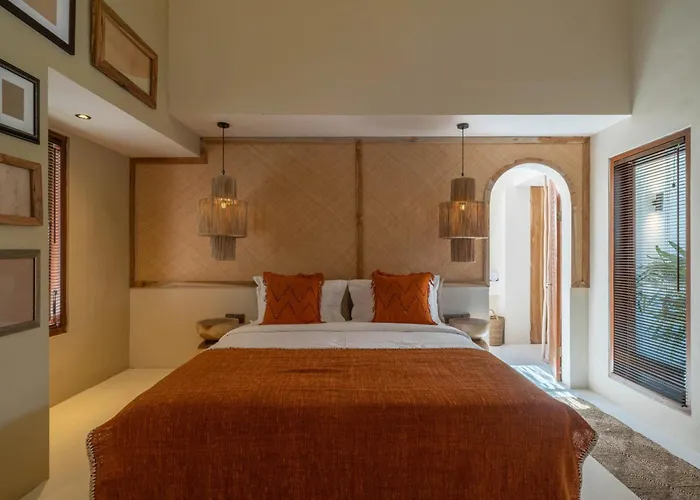 Casa Galicia - Spacious 7br Villa, Pool & Sunset Rooftop Villa *