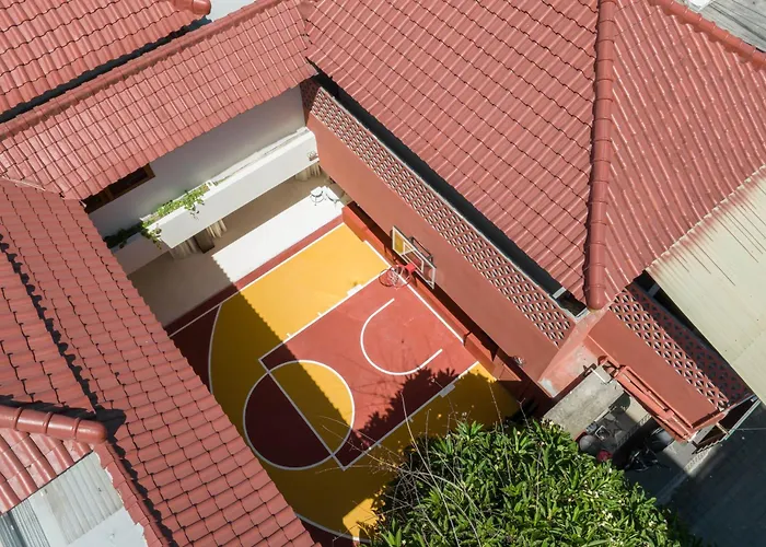 Casa Galicia - Spacious 7br Villa, Pool & Sunset Rooftop Villa