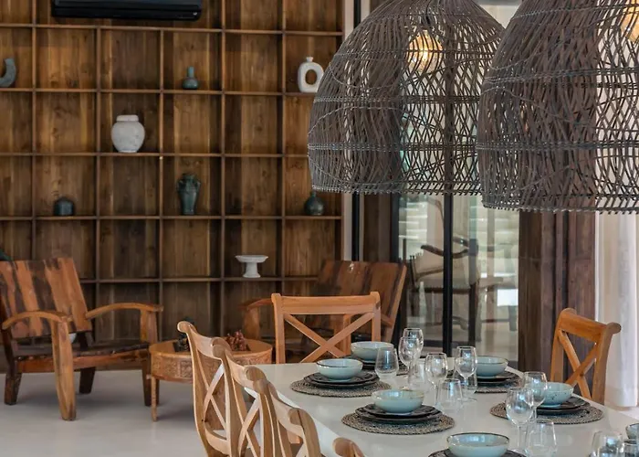 Casa Galicia - Spacious 7br Villa, Pool & Sunset Rooftop Villa