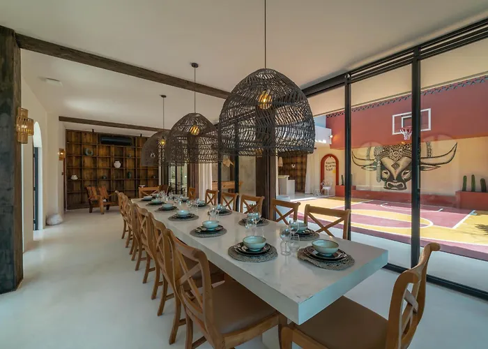 Casa Galicia - Spacious 7br Villa, Pool & Sunset Rooftop * Canggu (Bali)