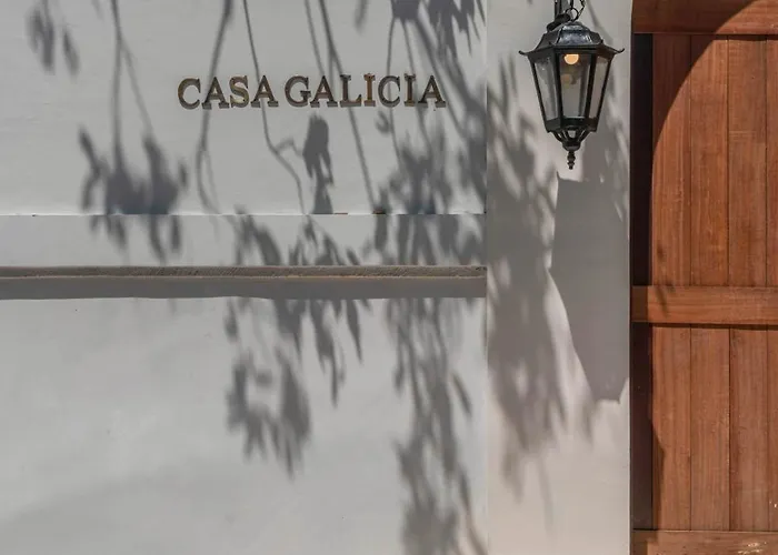 Casa Galicia - Spacious 7br Villa, Pool & Sunset Rooftop Villa Canggu (Bali)